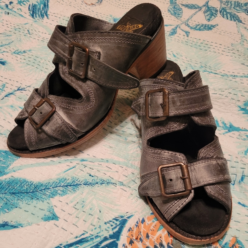 Freebird by Steven Caprice Black distressed Leather Sandals